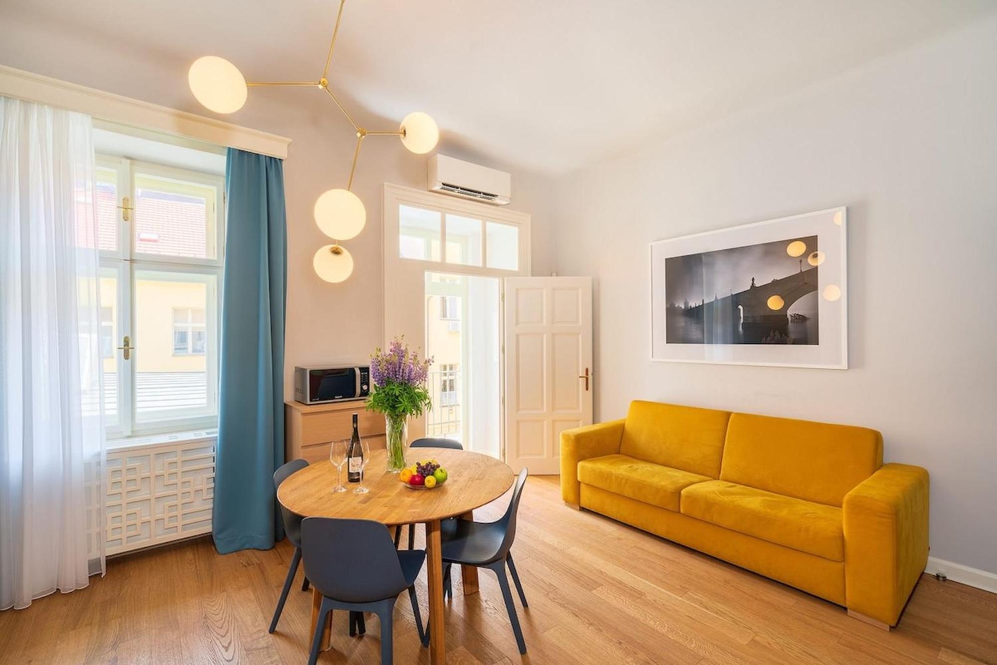 Quiet City Center Apartment In Hip & Foodie Area Praga Exterior foto