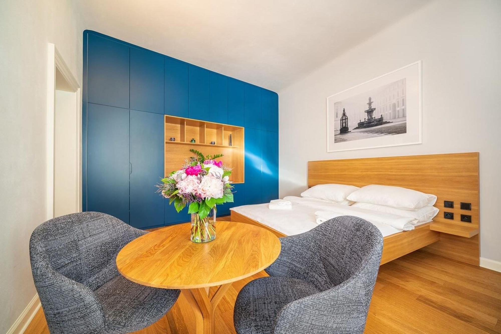 Quiet City Center Apartment In Hip & Foodie Area Praga Exterior foto